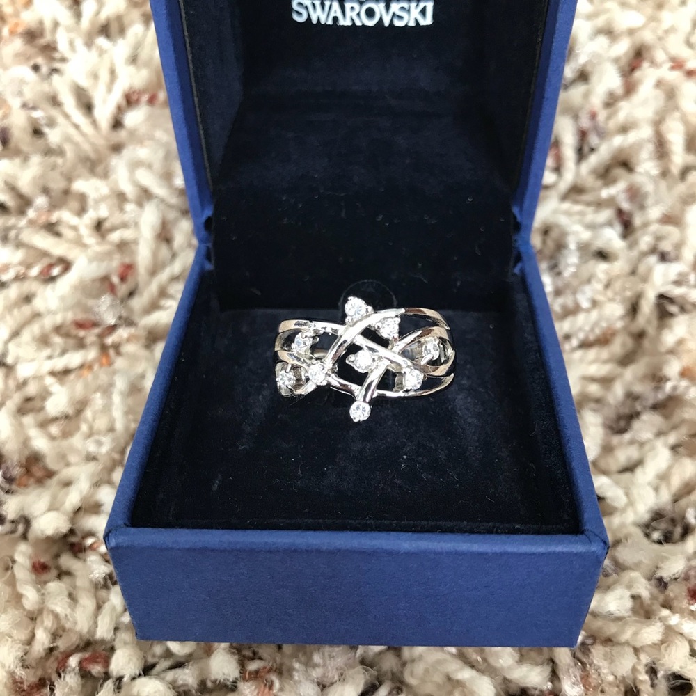 CZ/crystal Filigree Wide Band Ring - Size 7 (EUC)